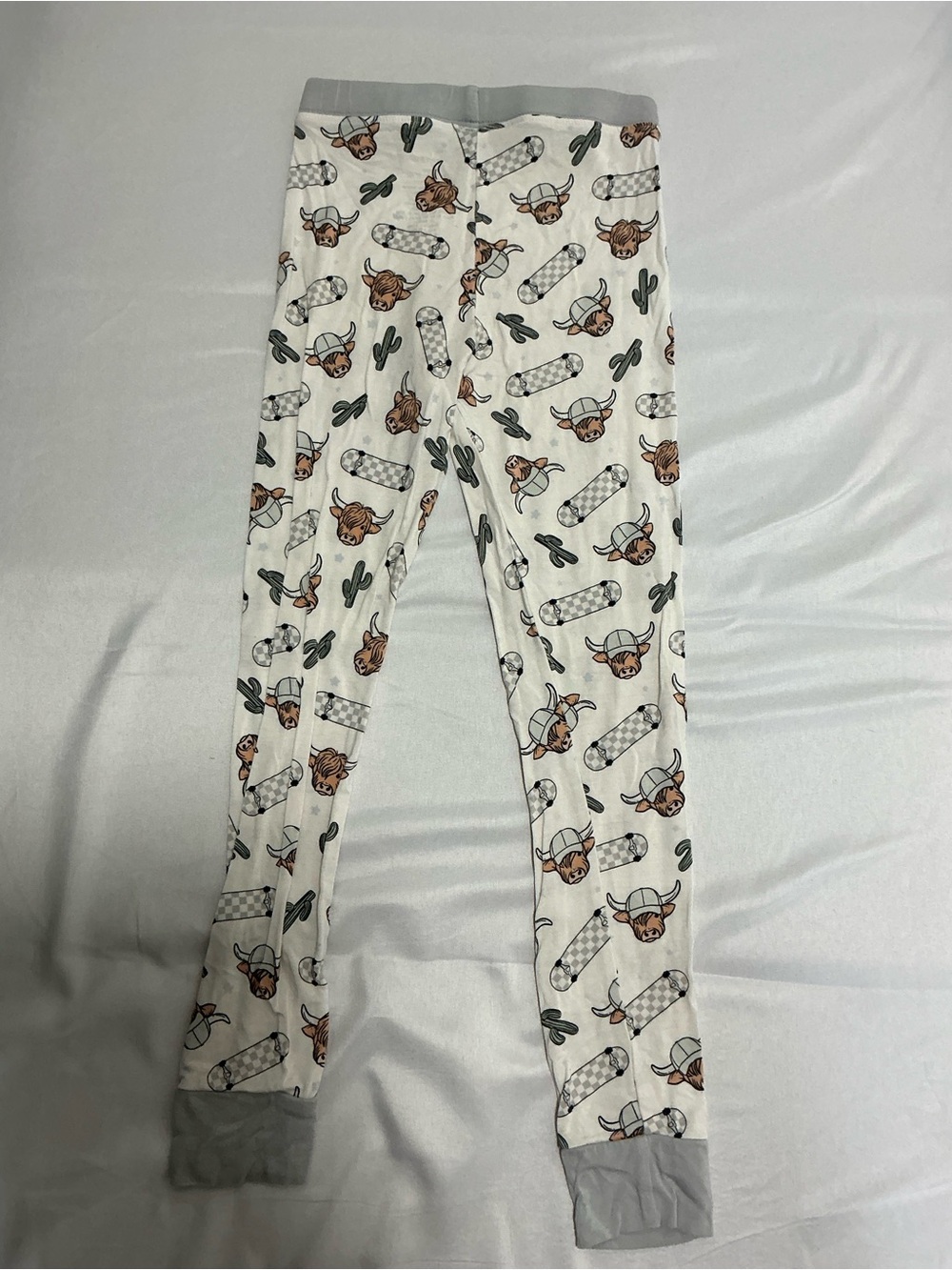 Kids White Cow & Cactus Print Pajama Pants size 5t/6
